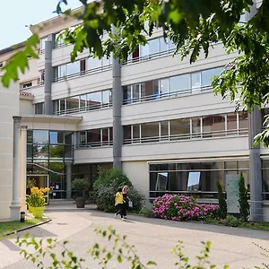 Valpré Hotel